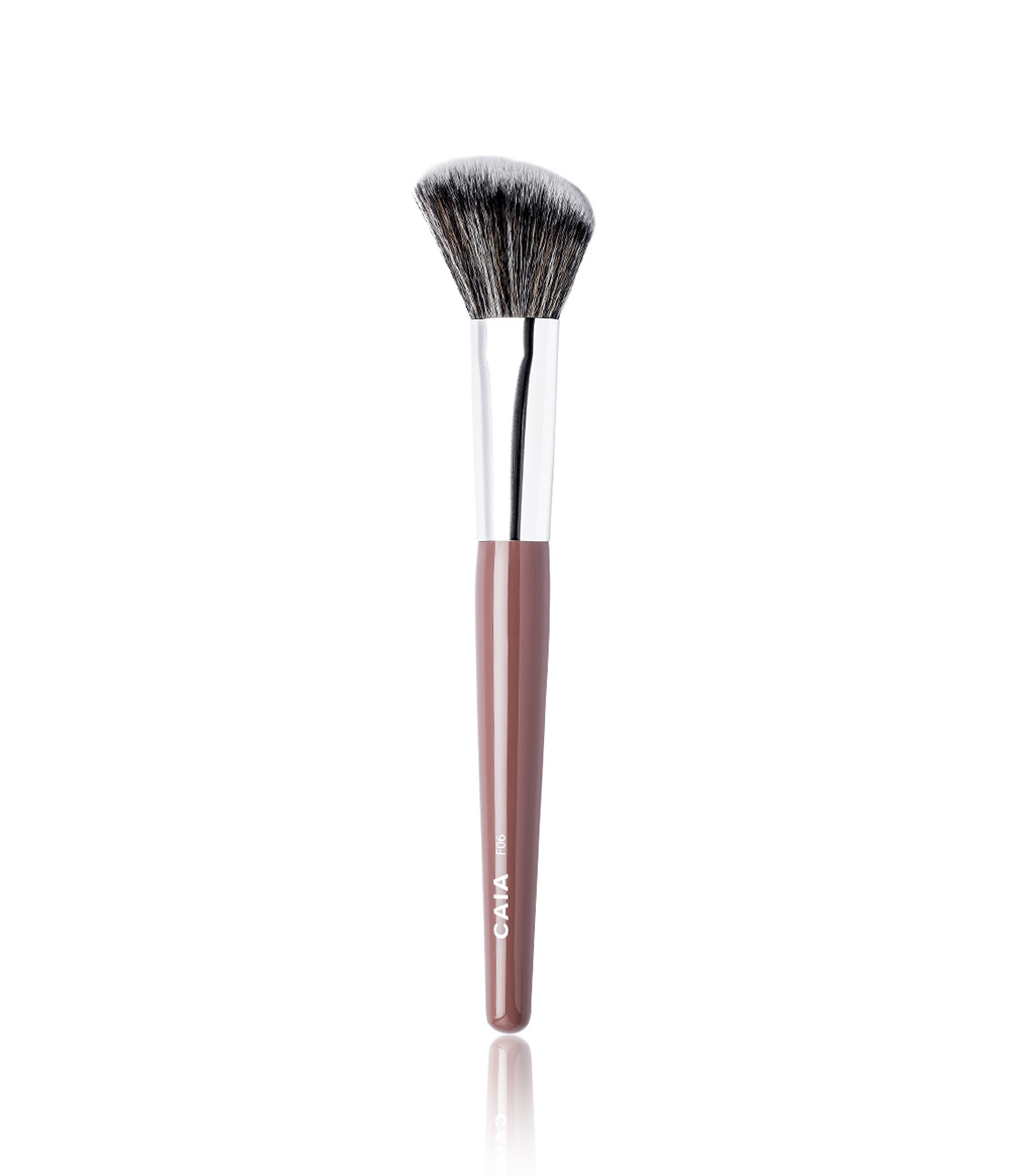 ANGLED BLUSH BRUSH 06 in the group BRUSHES & TOOLS / BRUSHES / Makeup Brushes at CAIA Cosmetics (CAI143)