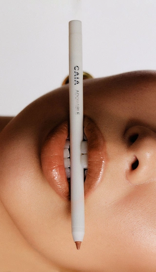 ADORABLE LIP LINER