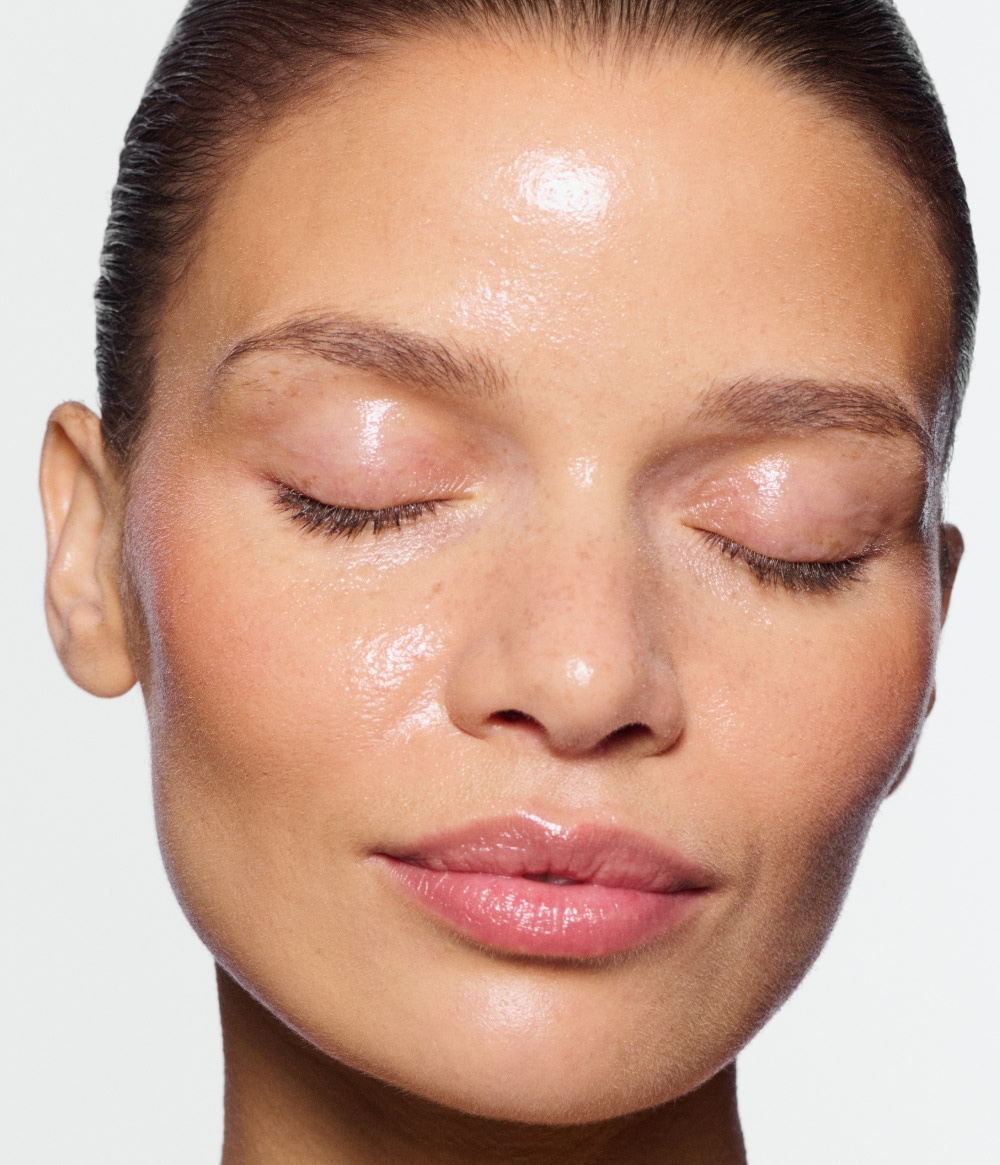 THAT DEWY LOOK THAT DEWY LOOK