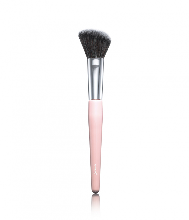 ANGLED BLUSH BRUSH 06 - LIMITED EDITION in the group BRUSHES & TOOLS / BRUSHES / Makeup Brushes at CAIA Cosmetics (CAI539)