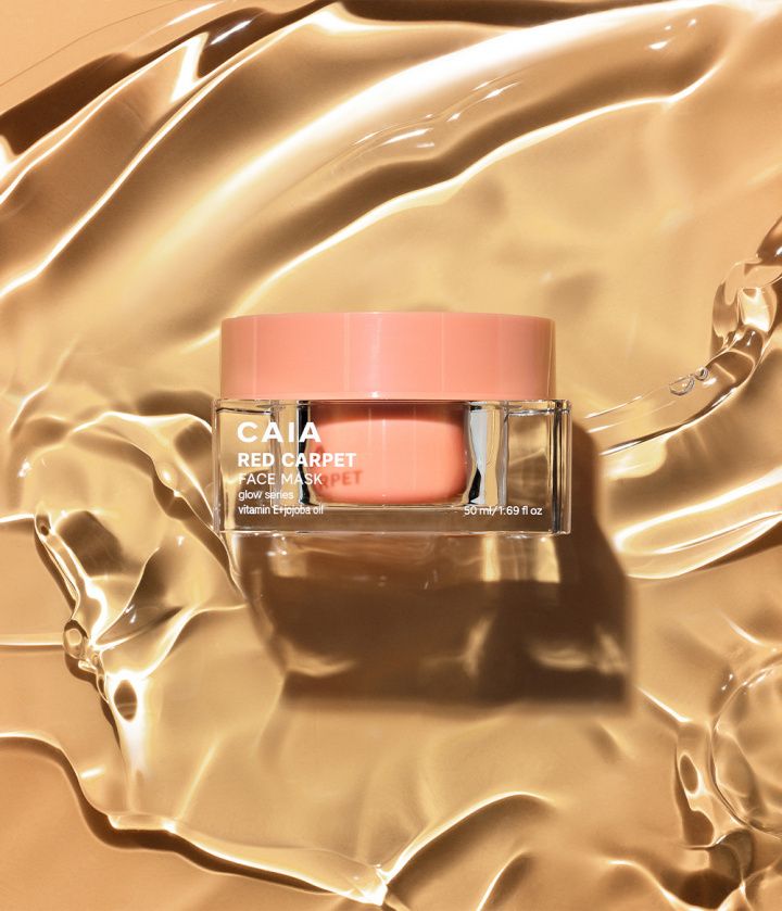 RED CARPET FACE MASK